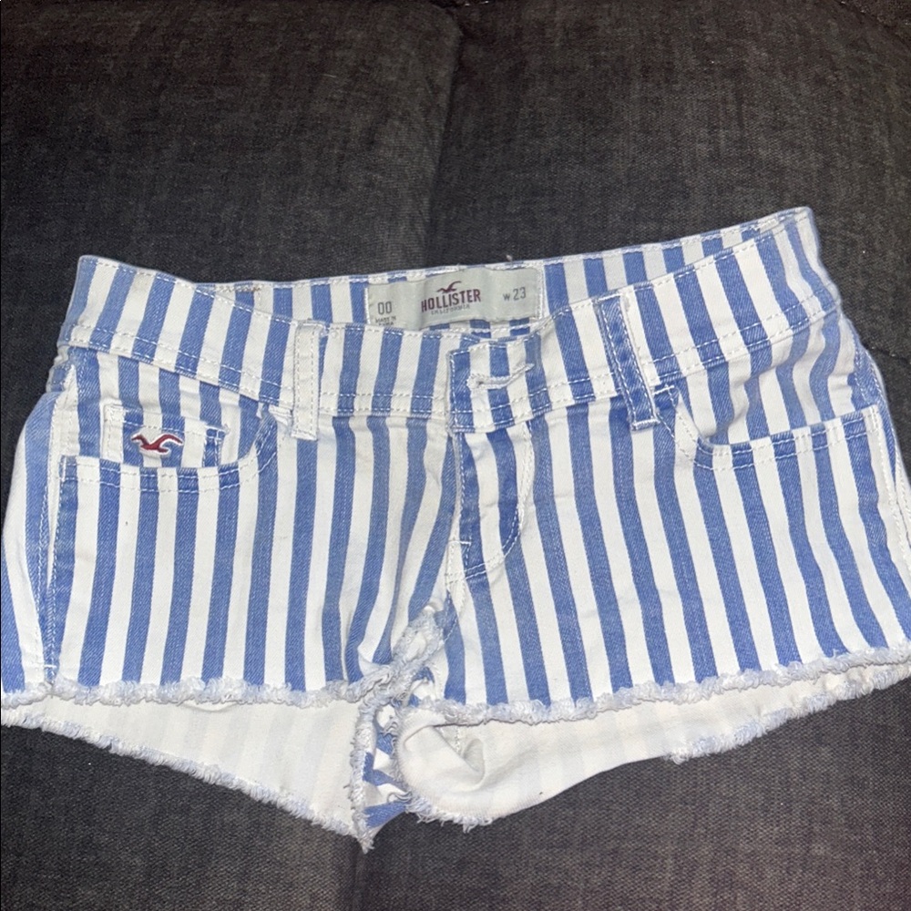 Hollister Women's Blue and White Striped Jean Shorts
